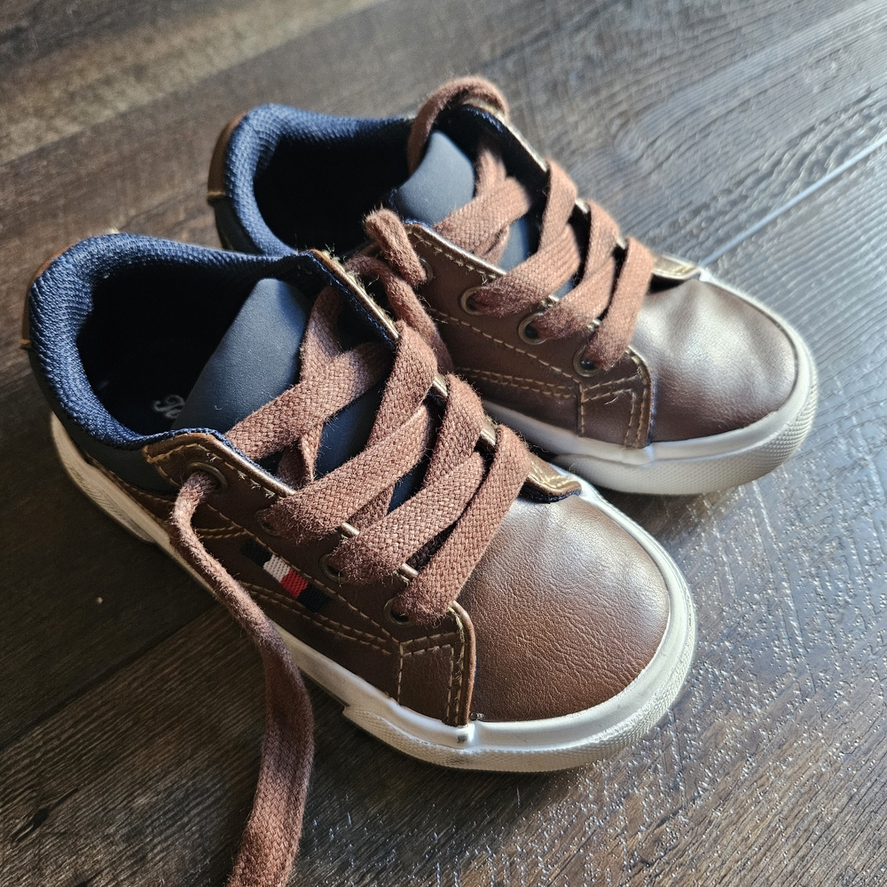 Tommy Bahama Brown and White Kids Sneakers